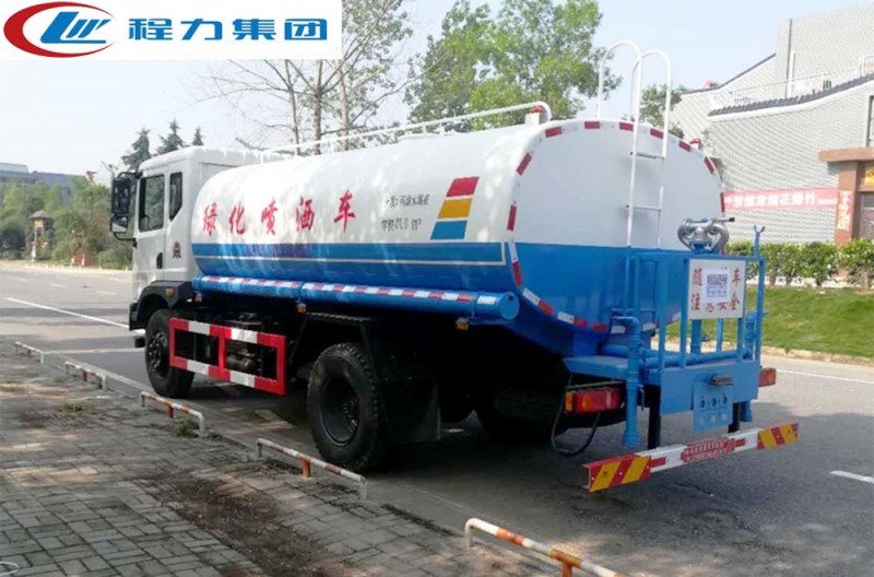 東風(fēng)御虎T3新款10噸灑水車(chē)