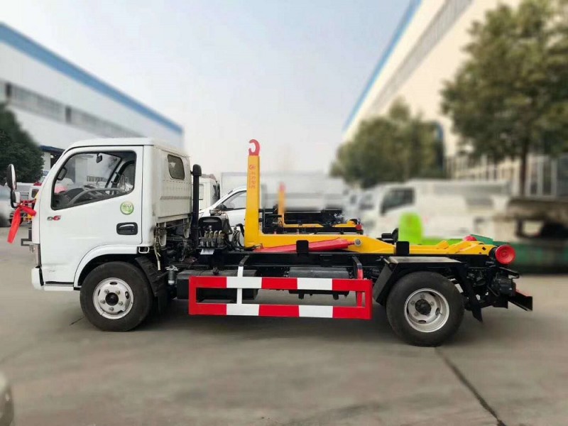 東風(fēng)多利卡5方勾臂垃圾車