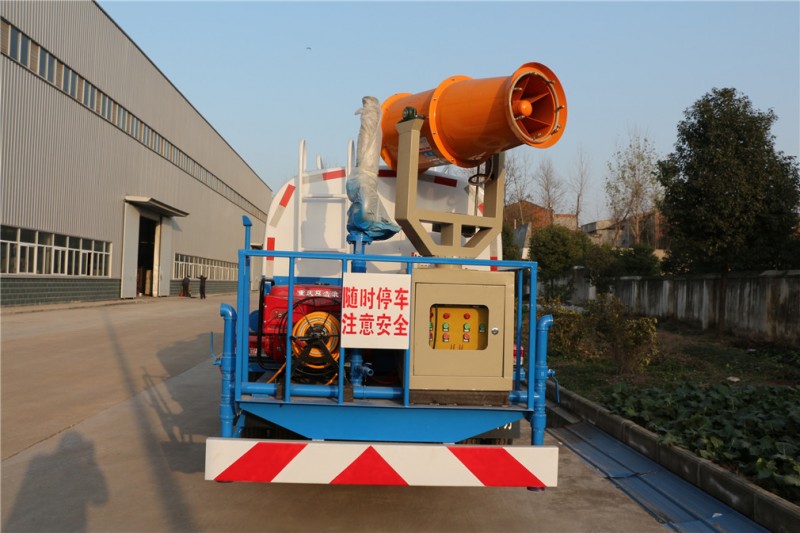 東風(fēng)多利卡(3方)綠化噴灑車 東風(fēng)多利卡(3方)綠化噴灑車圖片