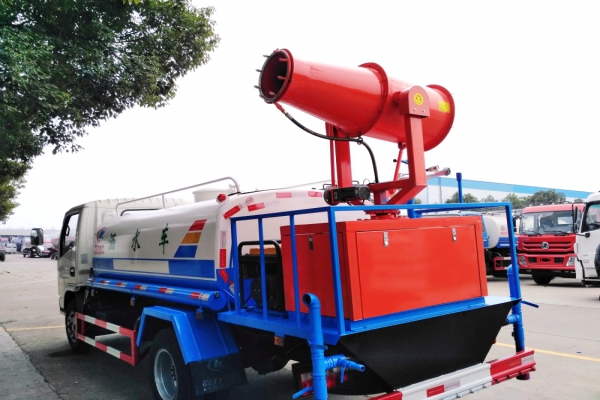 東風小多利卡綠化噴灑車(4.5立方、30米霧炮機)圖片