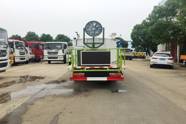 大運(yùn)多功能抑塵車(5噸、30米霧炮機(jī))圖片