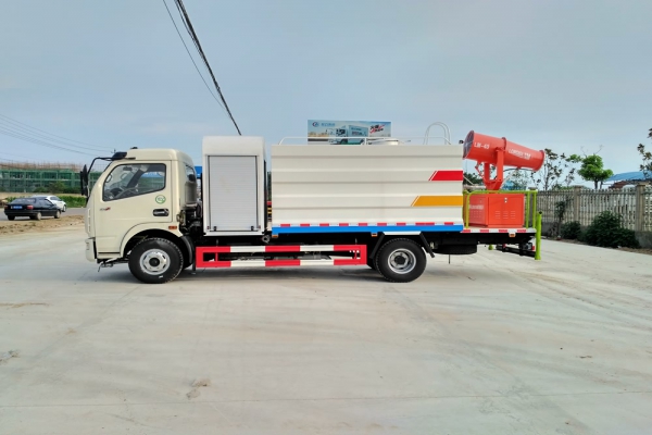 東風大多利卡抑塵車(方形6.5噸、30-50米霧炮、單排駕駛室)圖片