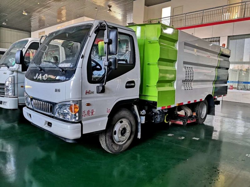 江淮小型5方吸塵車(chē)