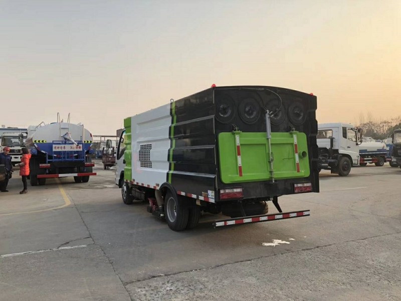 江淮小型5方吸塵車(chē)