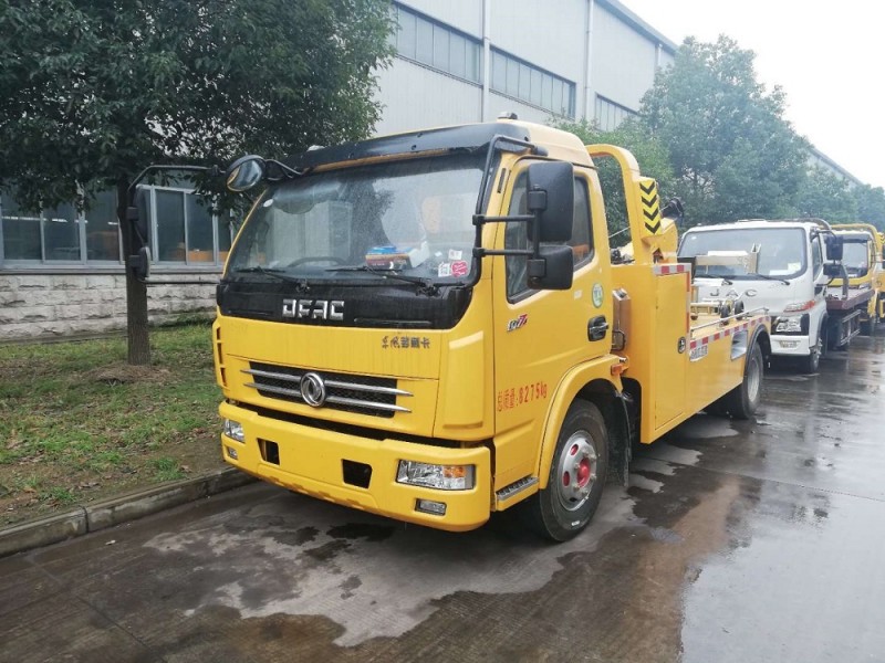 東風(fēng)大多利卡一拖一清障車