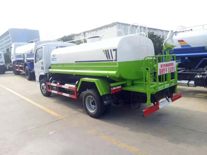 國六東風5噸灑水車圖片