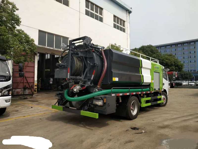 東風(fēng)多利卡清洗吸污車(10方) 東風(fēng)多利卡清洗吸污車(10方)圖片