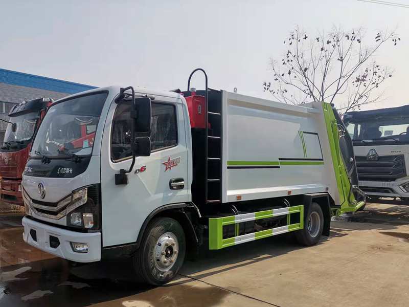 東風(fēng)5-6方壓縮式垃圾車